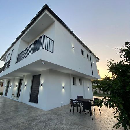 Villa Papa-Berat Bagian luar foto